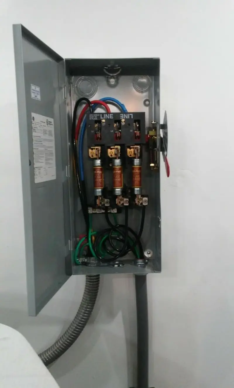 Three-phase disconnect switch installed for Smoke Detector Installation in Azalea Park
